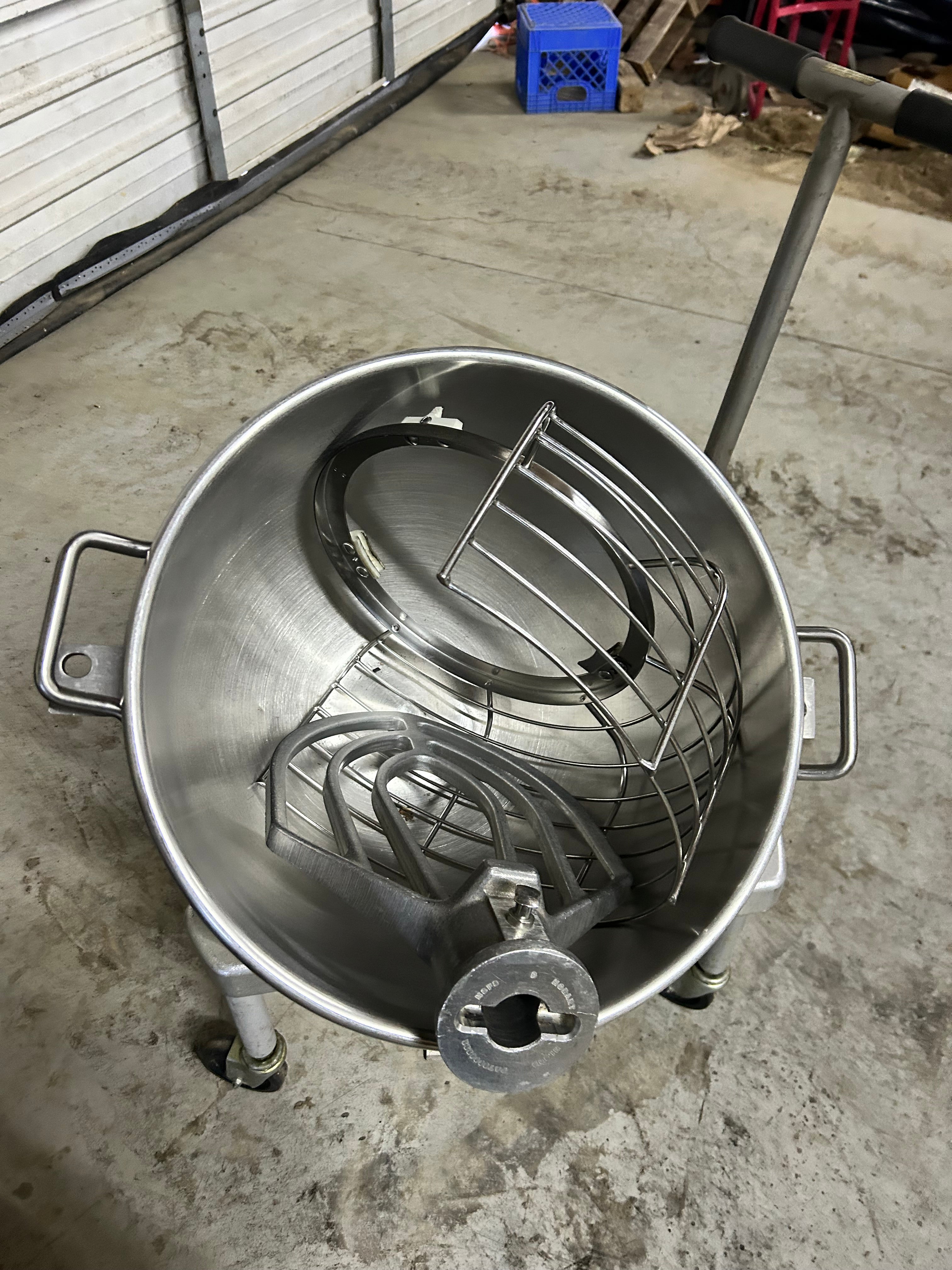 Hobart Legacy HL600 60 Quart Commercial Dough Mixer - With ATTACHMENTS