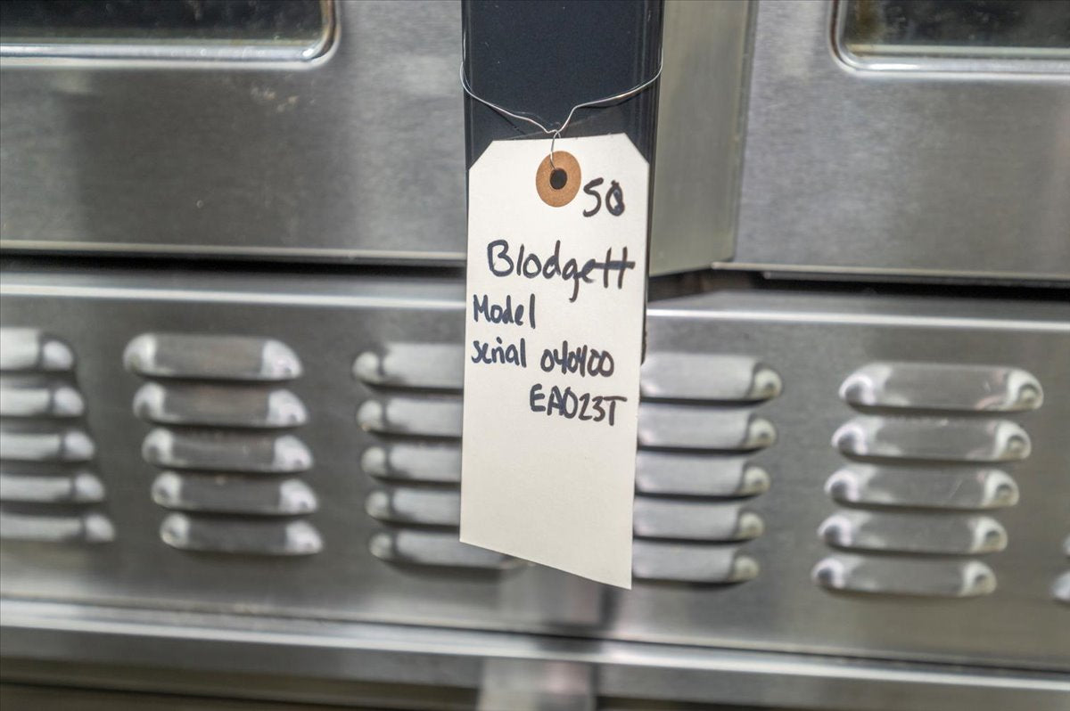 Blodgett DFG-100 Natural Gas Double Stack Convection Oven – Standard Controls, Legs
