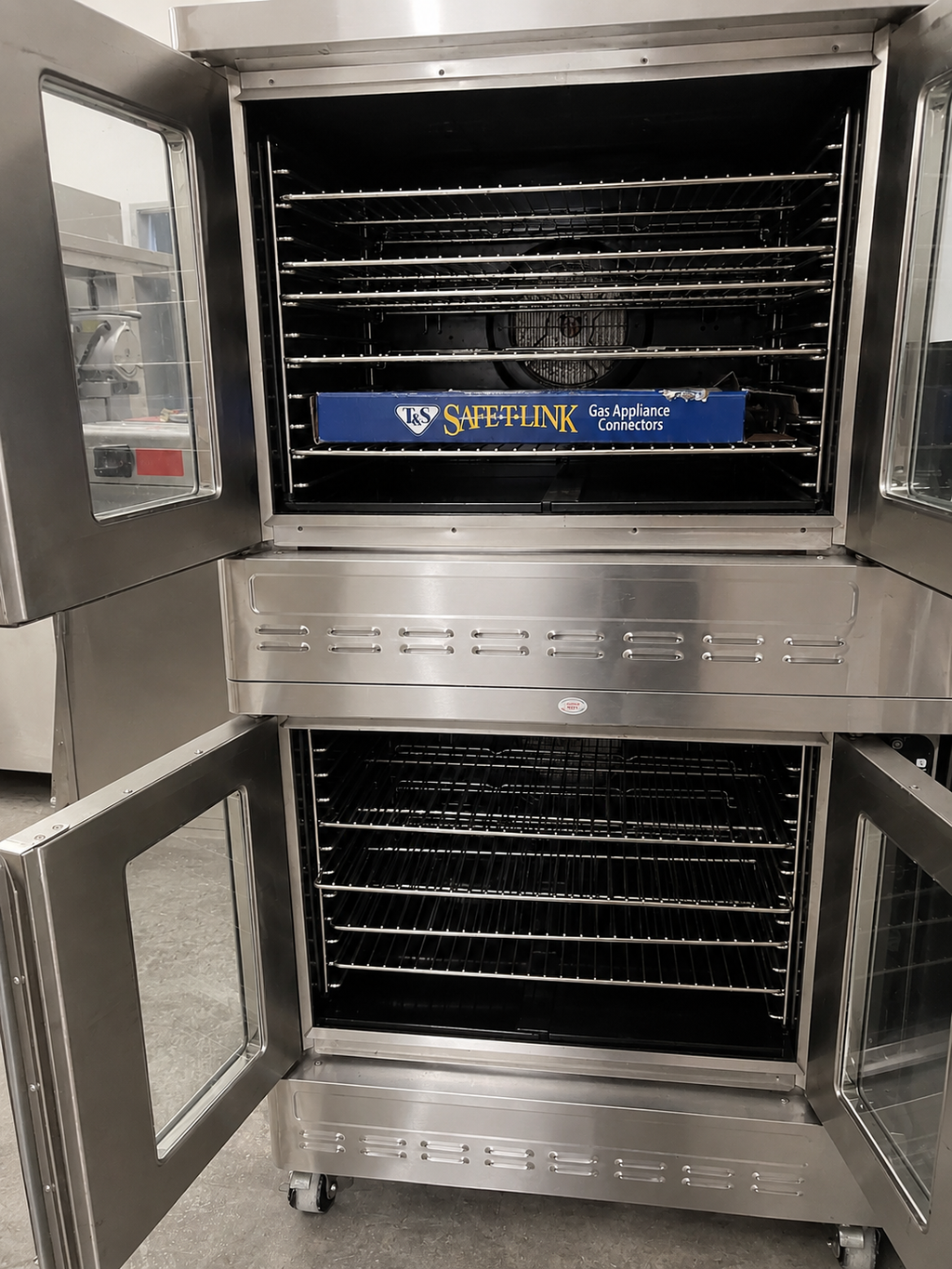 Blodgett DFG-100 Natural Gas Double Stack Convection Oven – Digital & Solid State Controls, View-Through Doors
