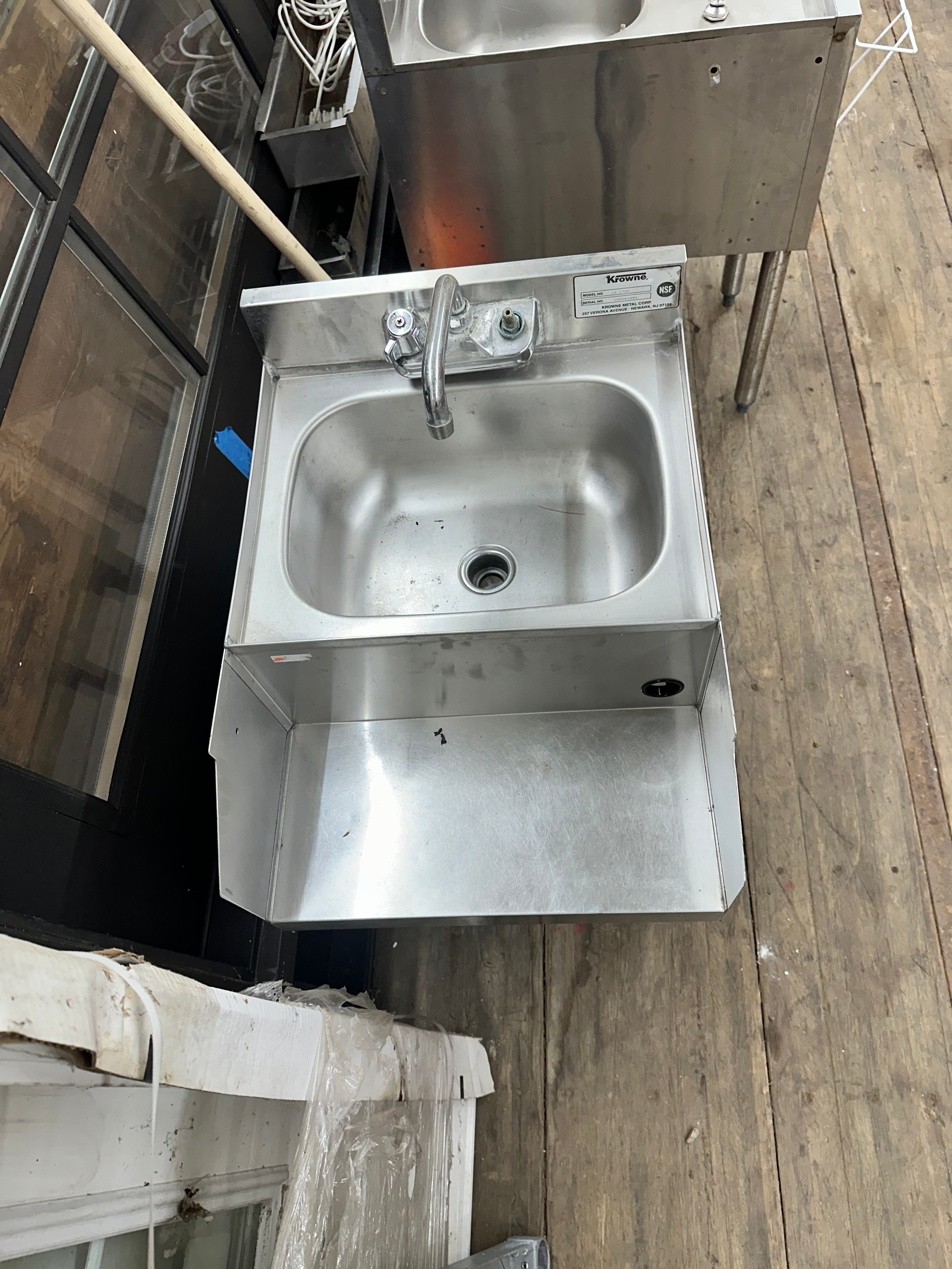 Hand Sink on Legs Shelf