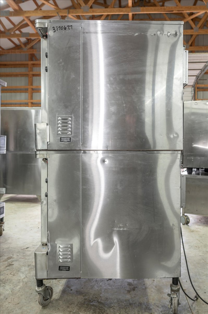 Blodgett Zephaire 100/200 Natural Gas Double Stack Convection Oven – Standard Controls Metal Doors, Casters