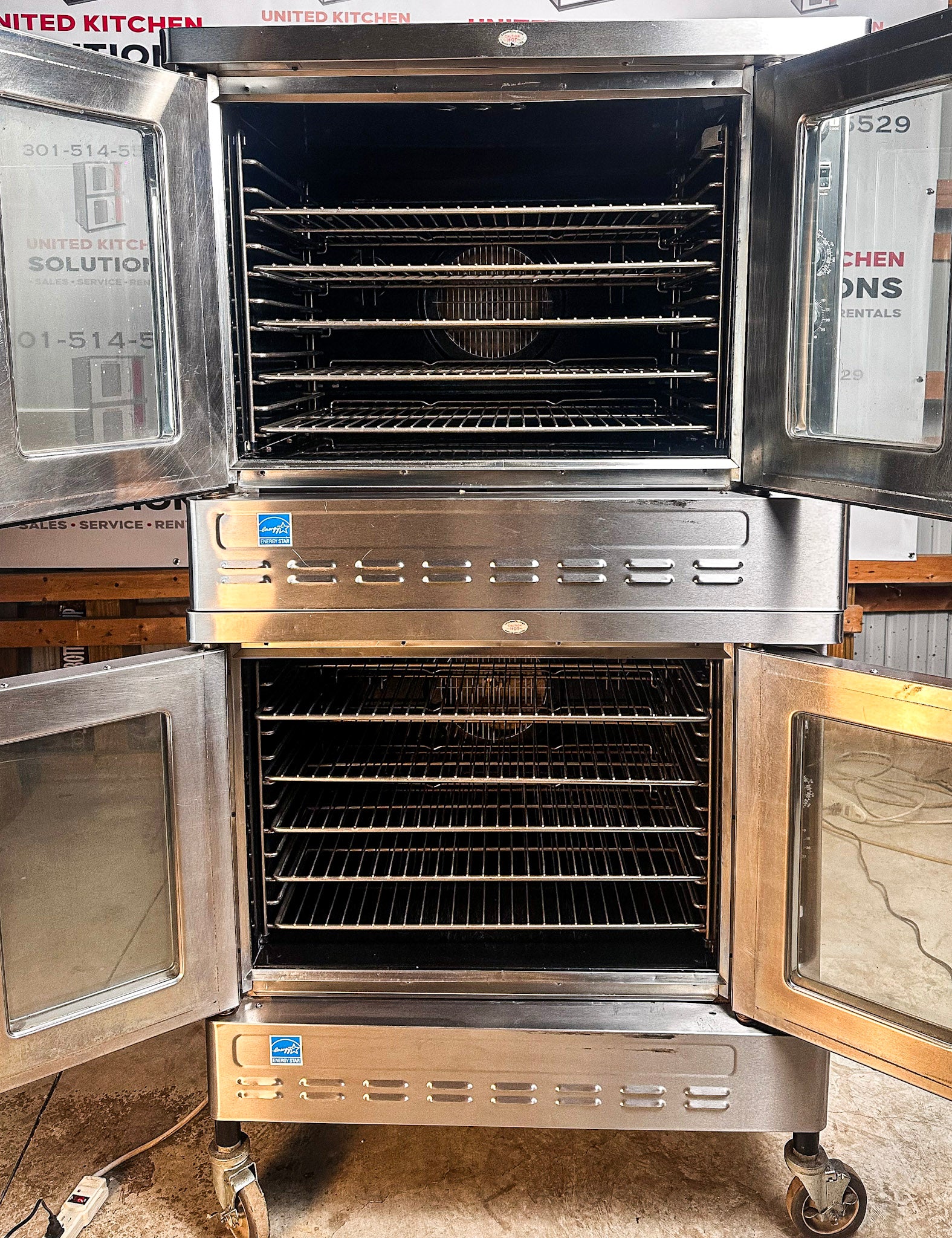 Blodgett DFG-100 Natural Gas Double Stack Convection Oven – Standard Controls, Casters