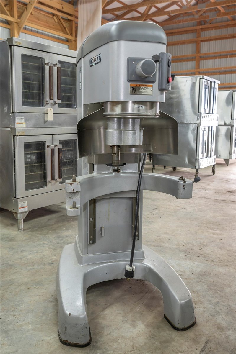 Hobart Legacy HL600 60 Quart Commercial Dough Mixer - Mixer Only