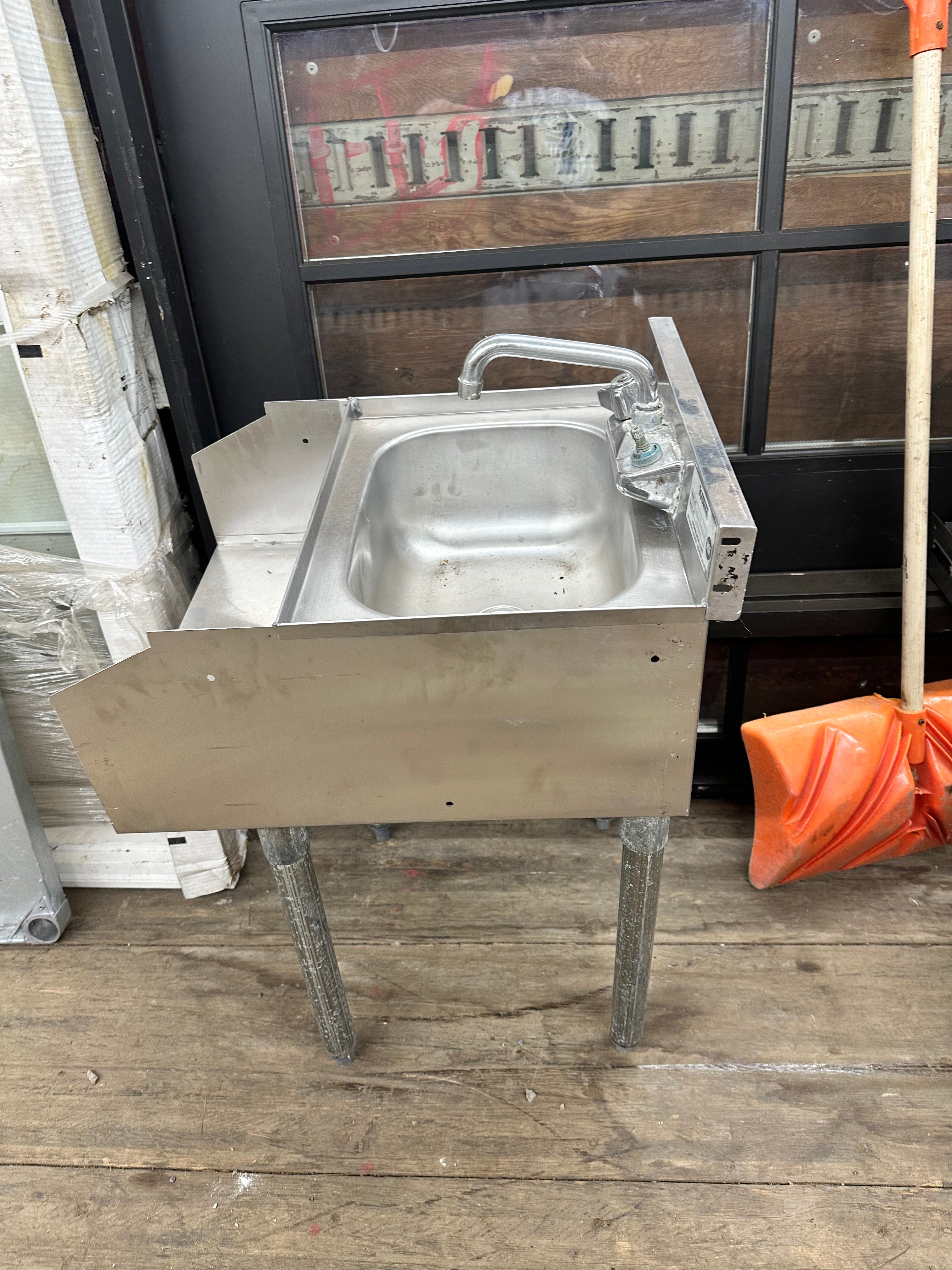 Hand Sink on Legs Shelf