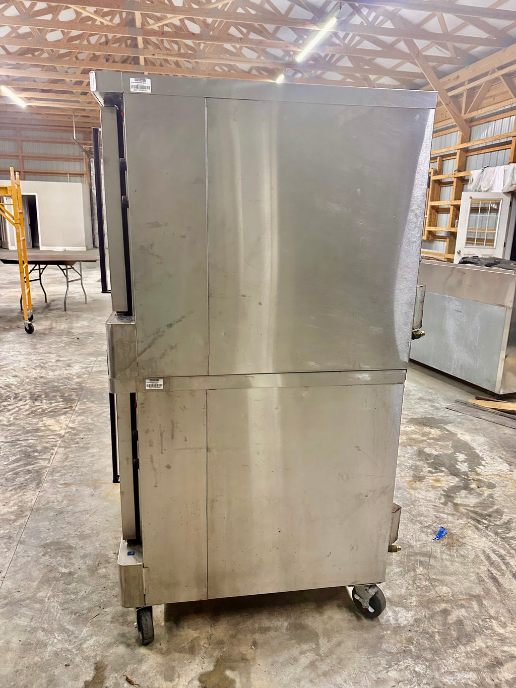 Blodgett DFG-100 Natural Gas Double Stack Convection Oven – Digital Controls, View-Through Doors, Casters