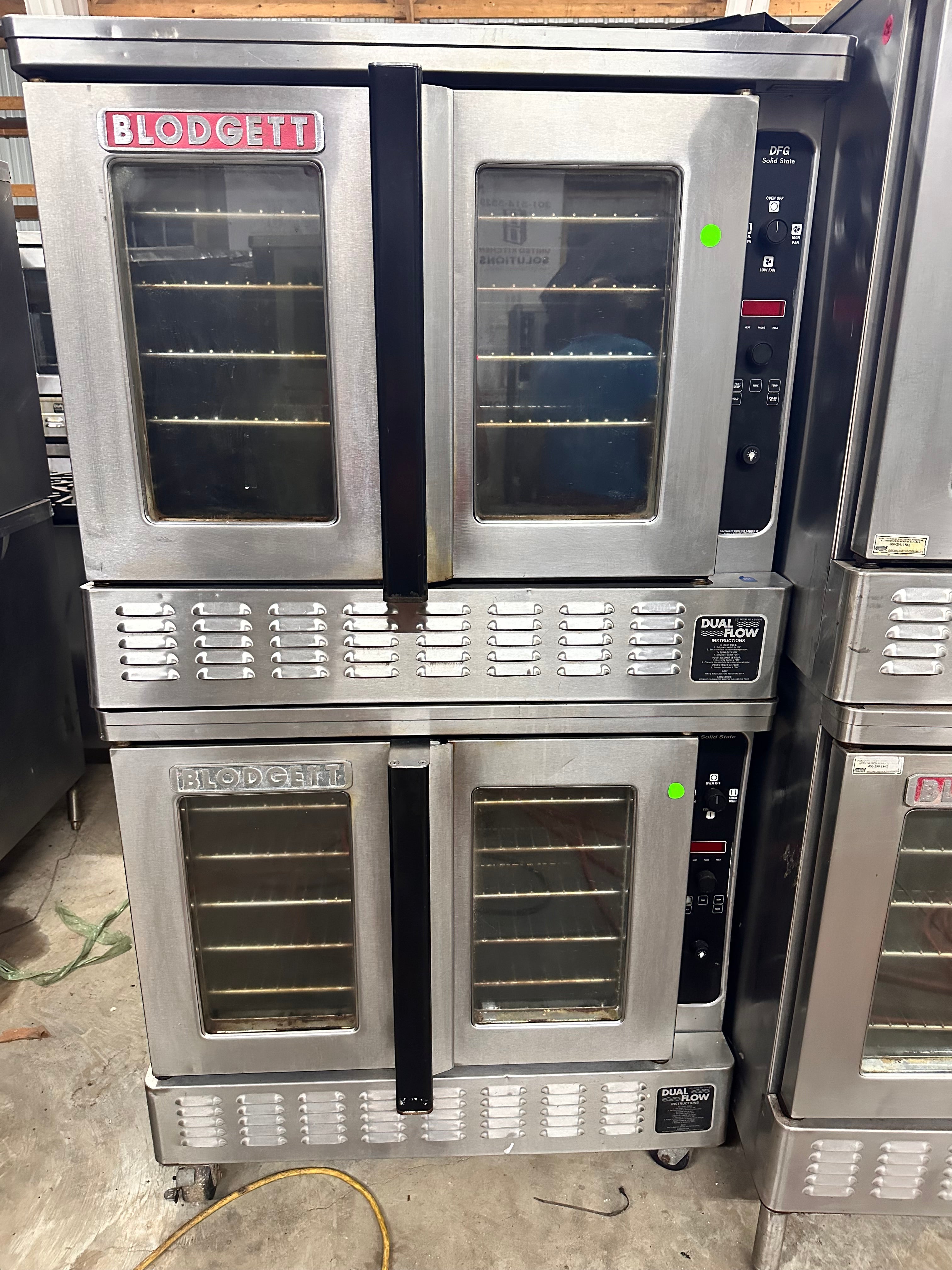 Blodgett DFG-100 Natural Gas Double Stack Convection Oven – Digital & Solid State Controls, View-Through Doors