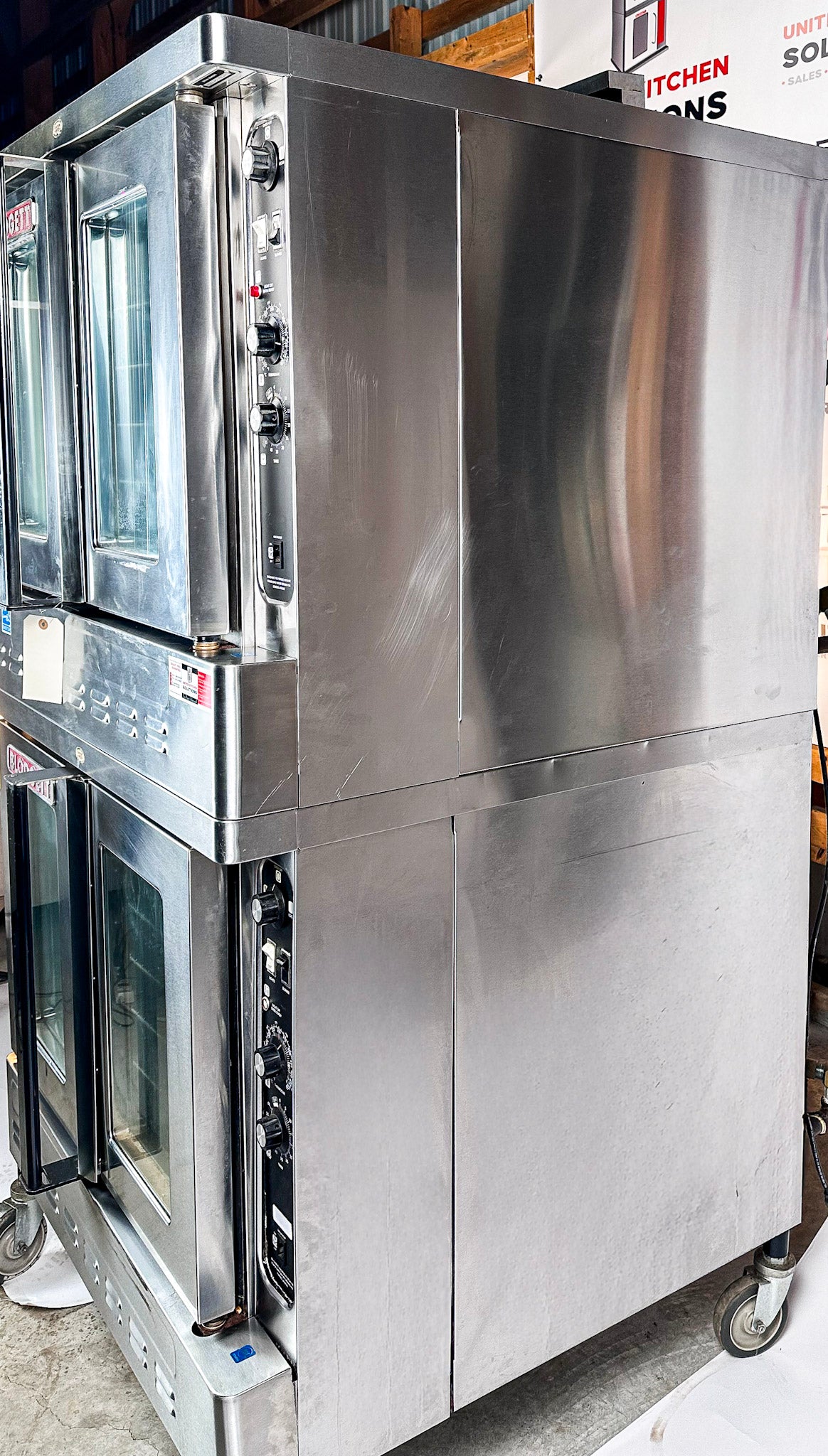 Blodgett DFG-100 Natural Gas Double Stack Convection Oven – Standard Controls, Casters