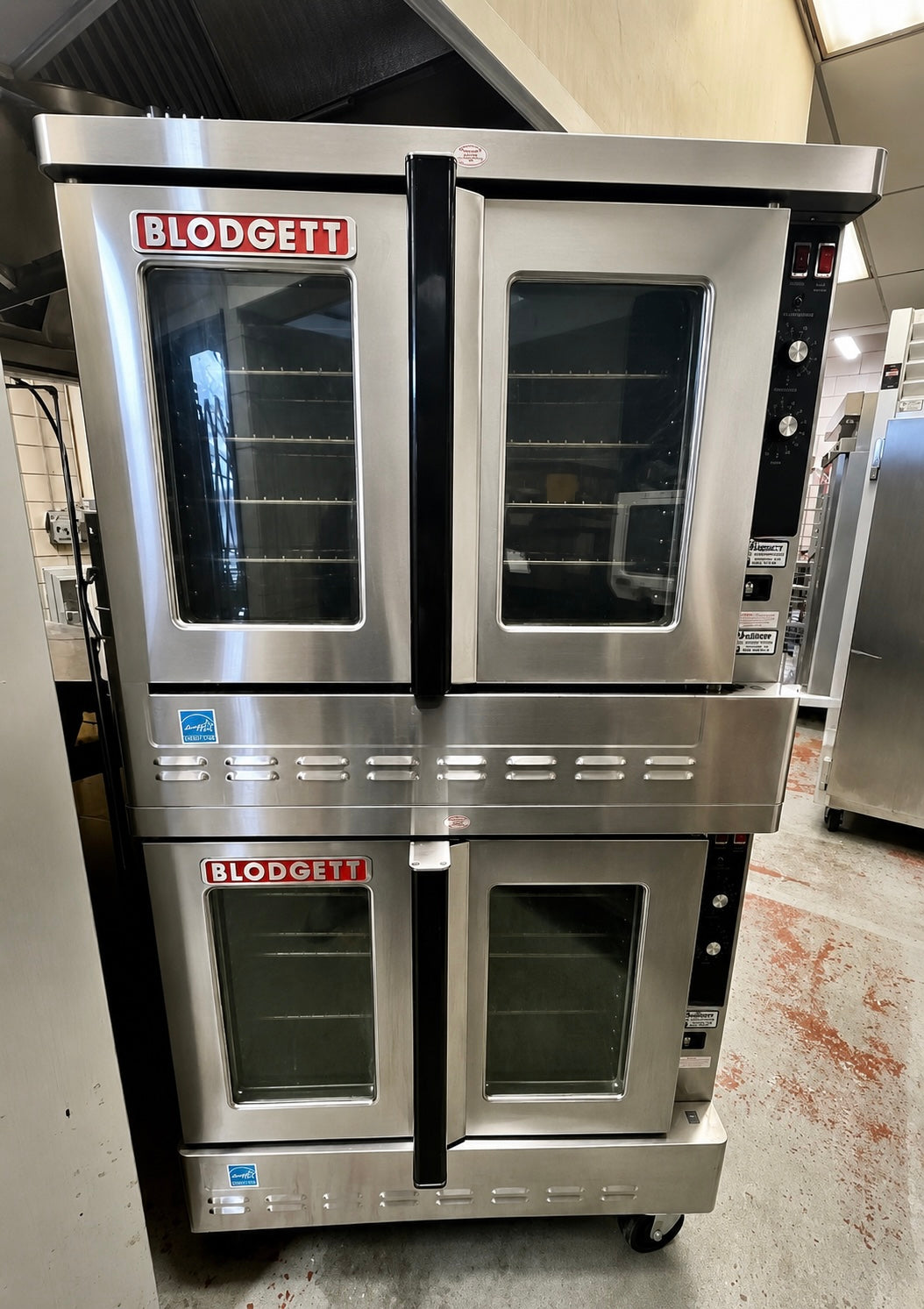 Blodgett DFG-100 Natural Gas Double Stack Convection Oven – Digital & Solid State Controls, View-Through Doors
