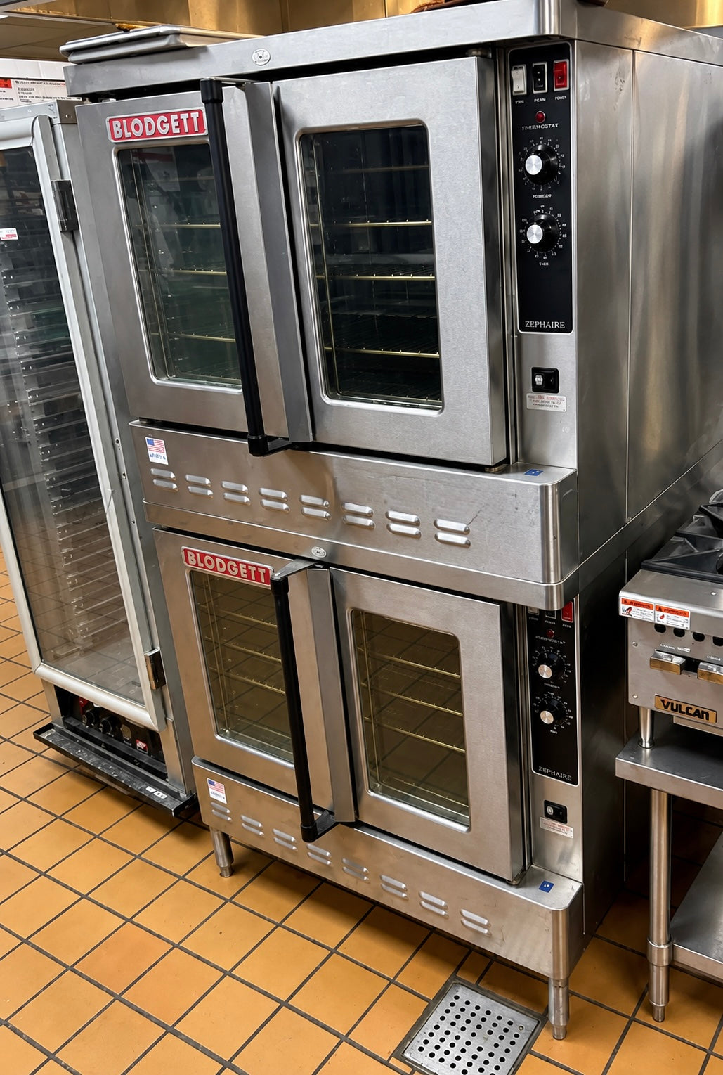 2022 Blodgett Zephaire-200-G Bakery Depth Natural Gas Double Stack Convection Oven – Solid State Controls View-Through Doors