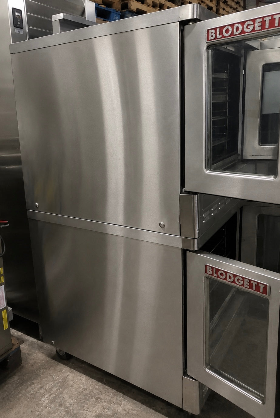Blodgett DFG-100 Natural Gas Double Stack Convection Oven – Digital & Solid State Controls, View-Through Doors