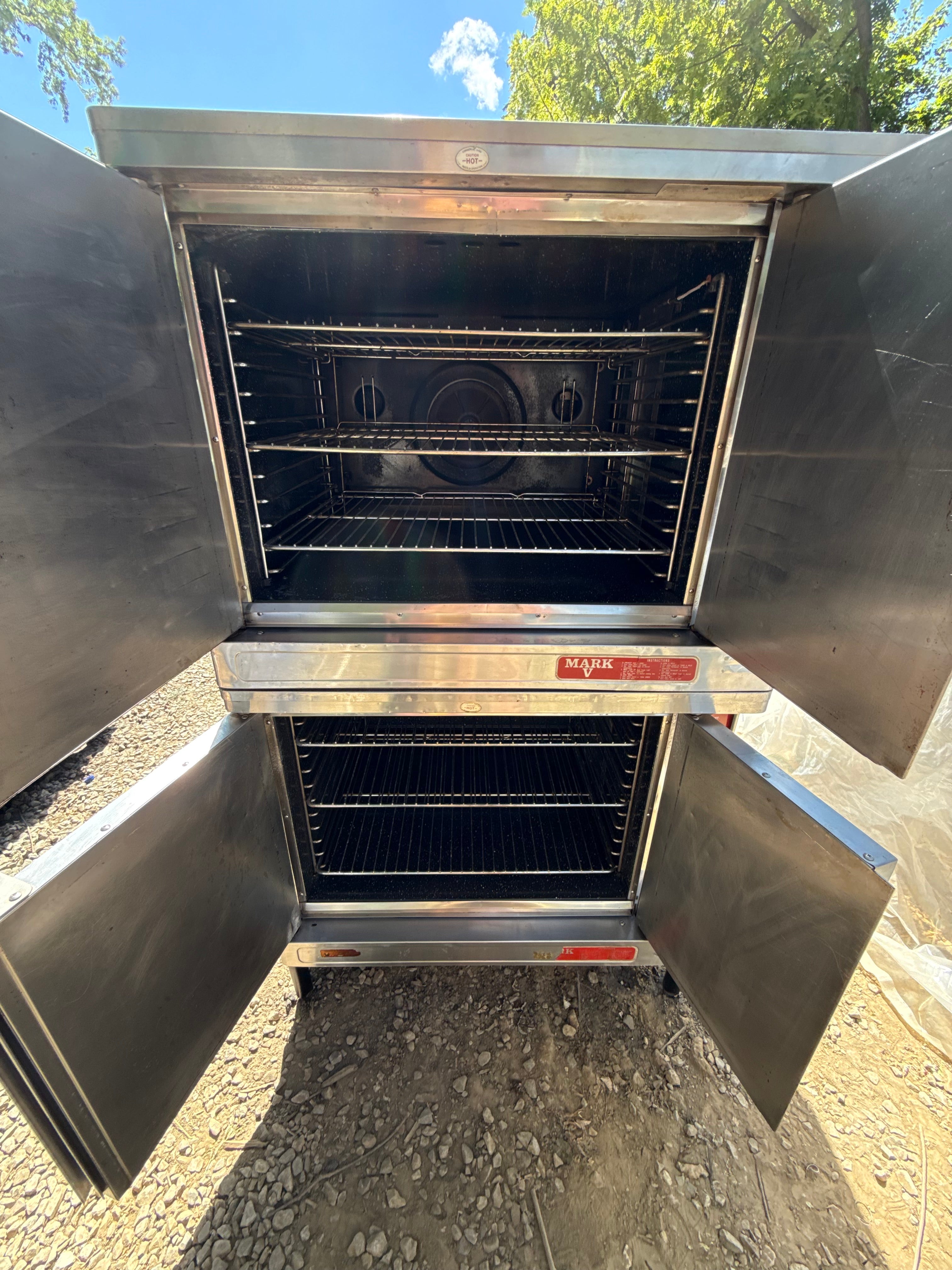 Blodgett Mark V Electric Double Stack Convection Oven – Standard Controls, Metal doors, Legs