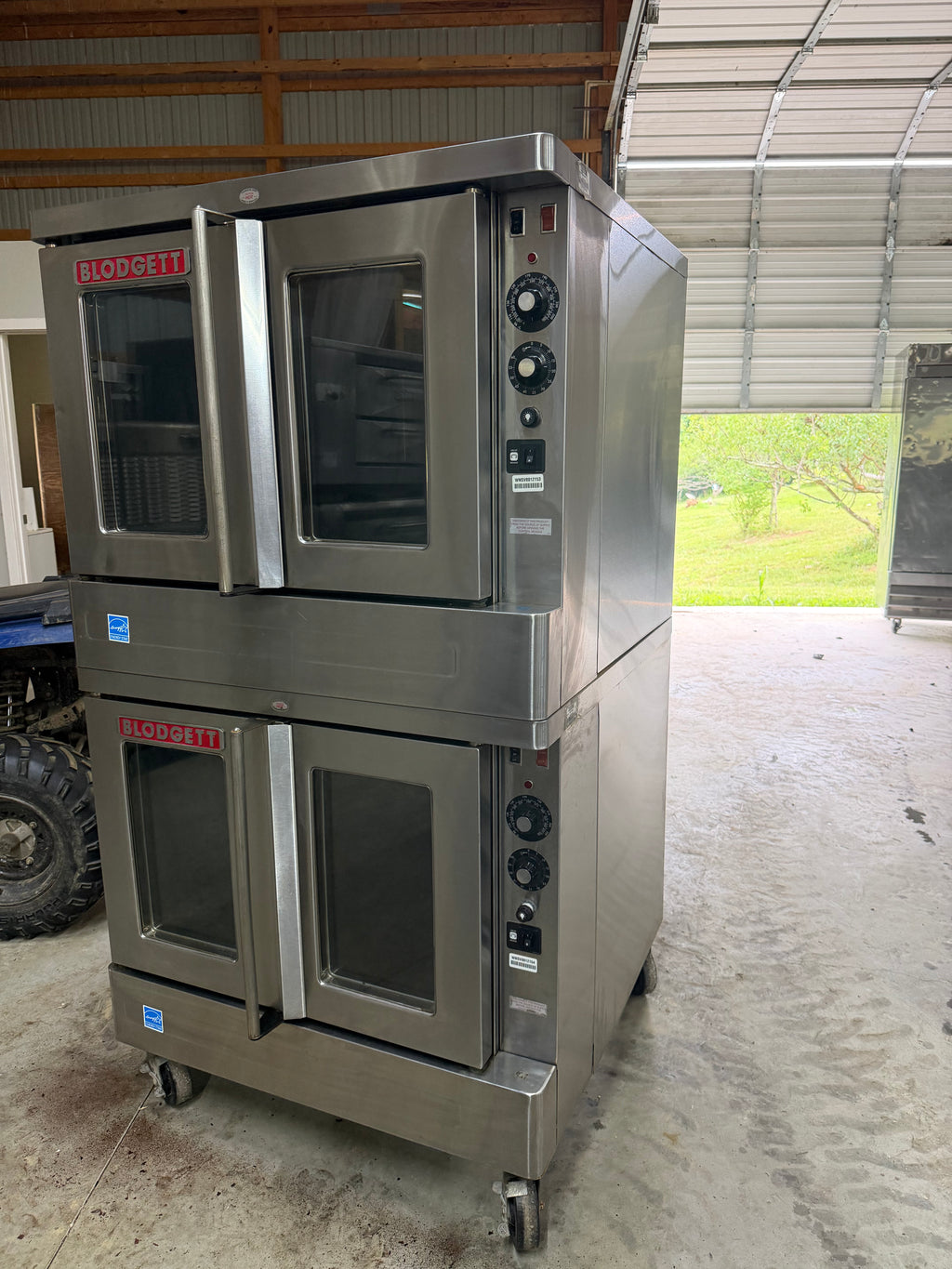 2015 Blodgett SHO Electric Double Stack Convection Oven – Standard Controls View-through doors, Casters