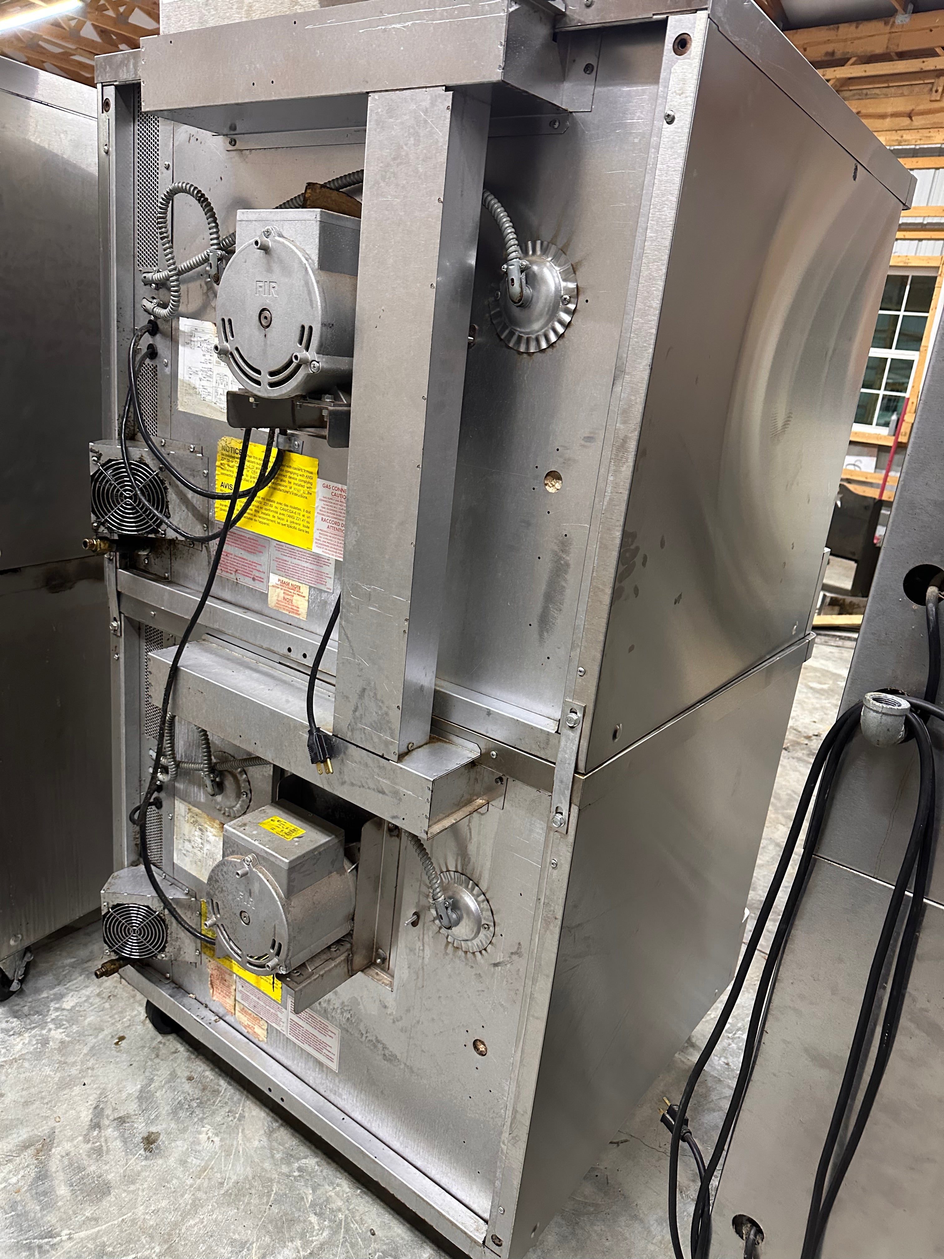 Blodgett DFG-100 Natural Gas Double Stack Convection Oven – Digital Controls, View-Through Doors, Casters