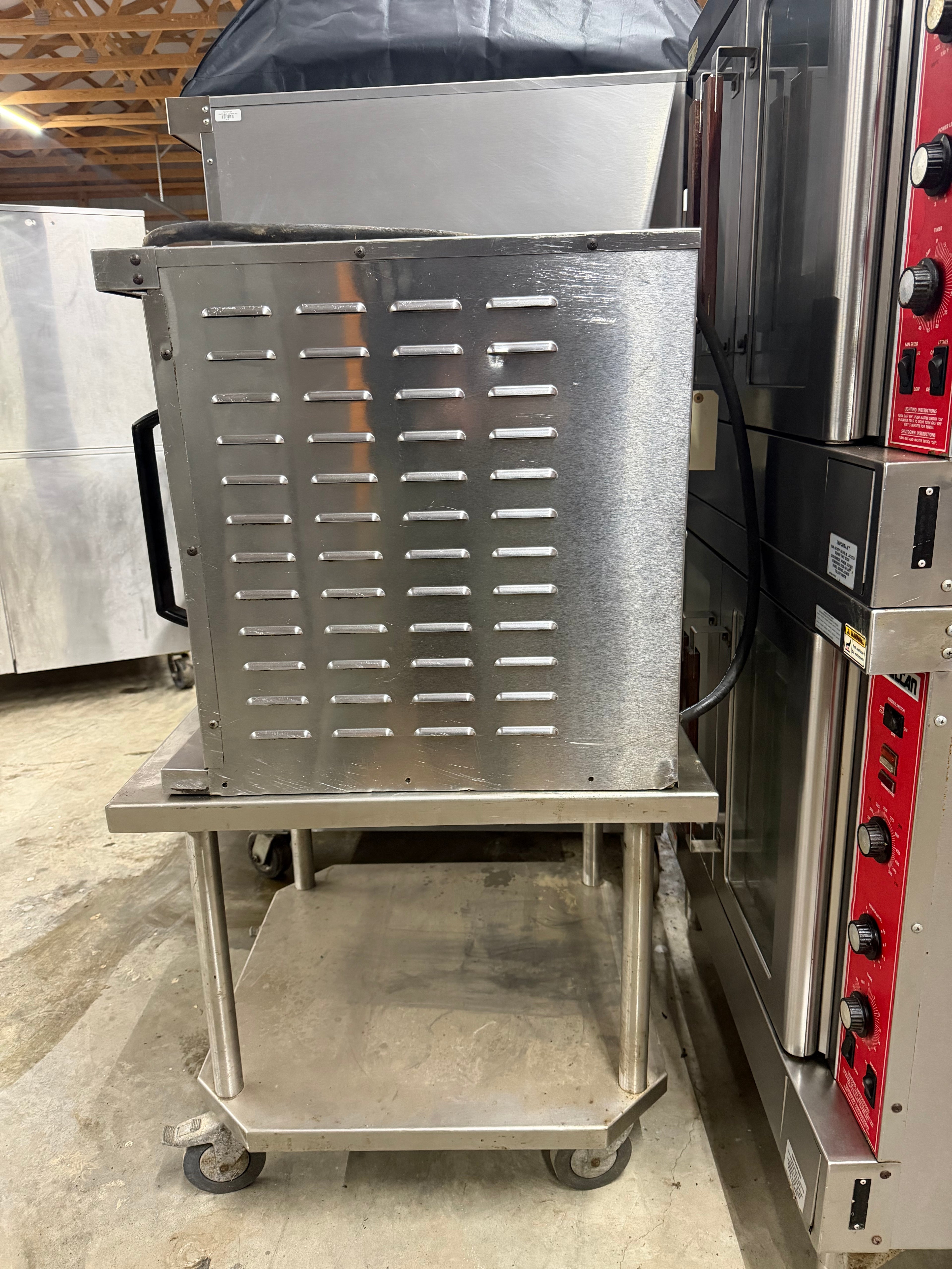 Vulcan EC02D Electric Single Stack Half-Size Convection Oven - View-through doors (without table)