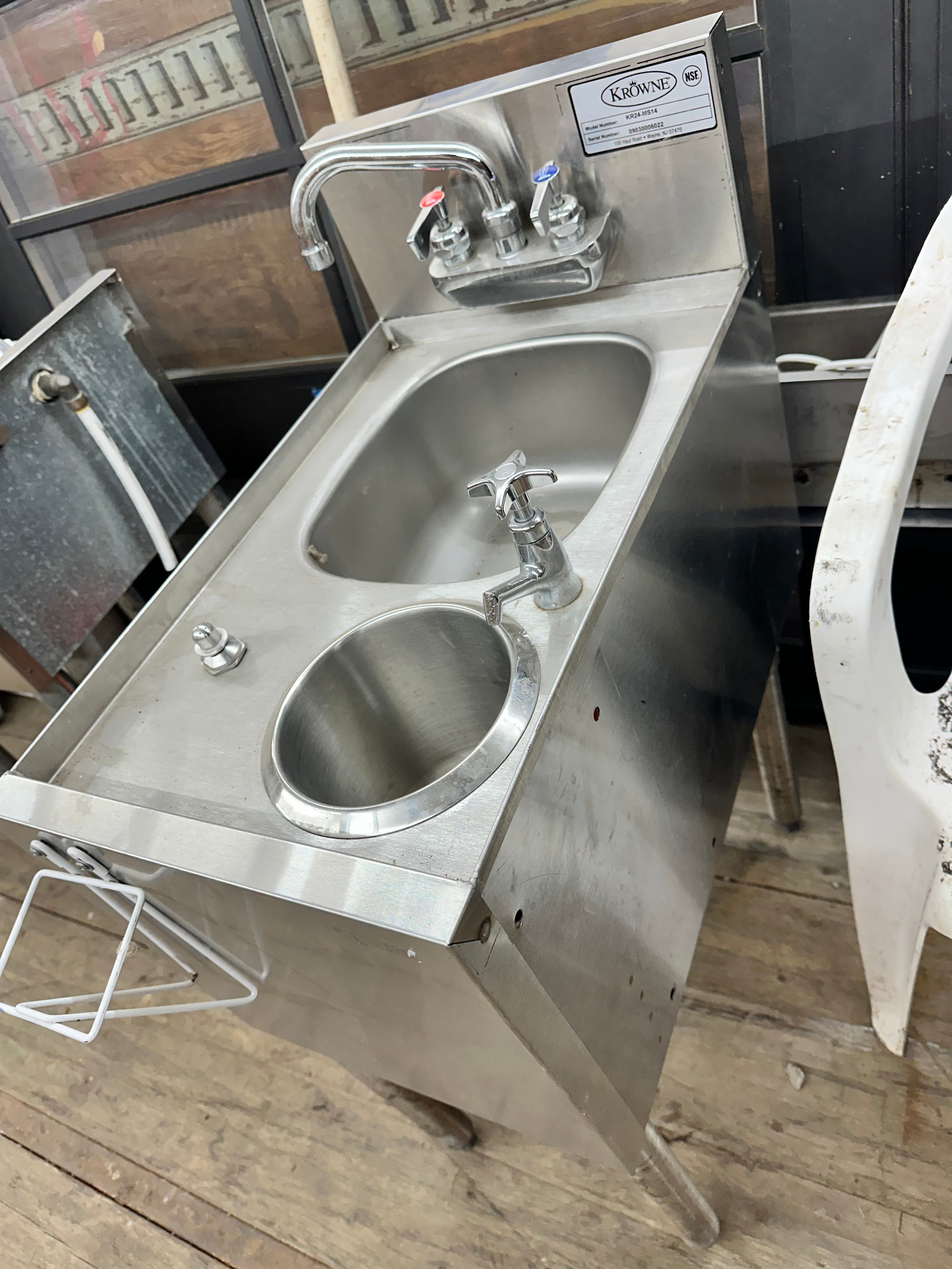 Mixology Station - Underbar Hand Sink With Dipper Well