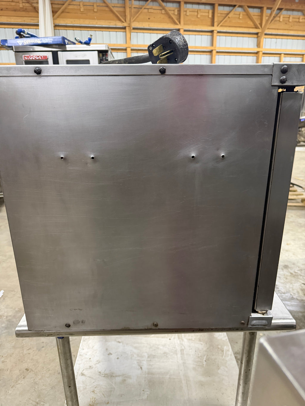 Vulcan EC02D Electric Single Stack Half-Size Convection Oven - View-through doors (without table)