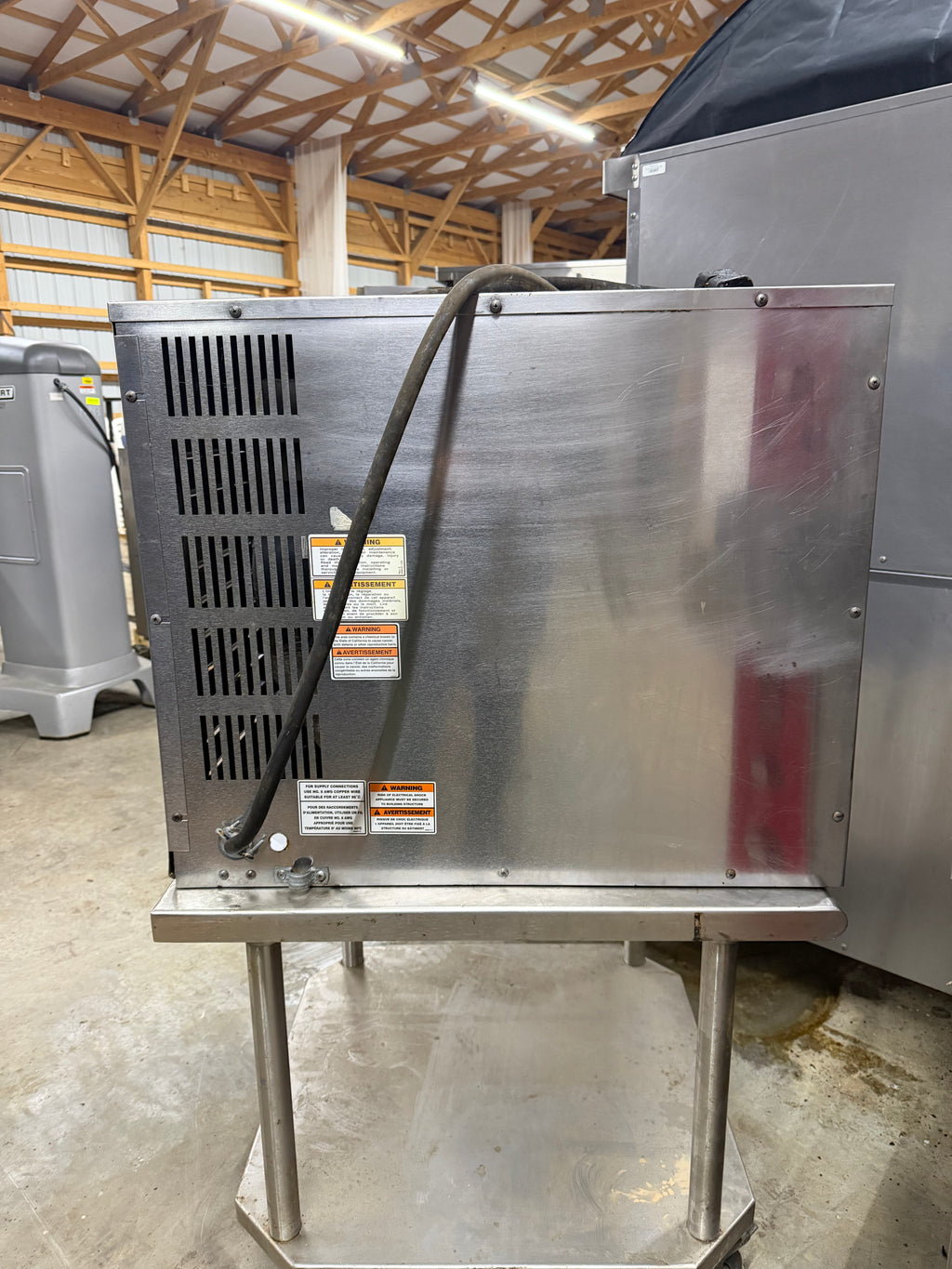 Vulcan EC02D Electric Single Stack Half-Size Convection Oven - View-through doors (without table)