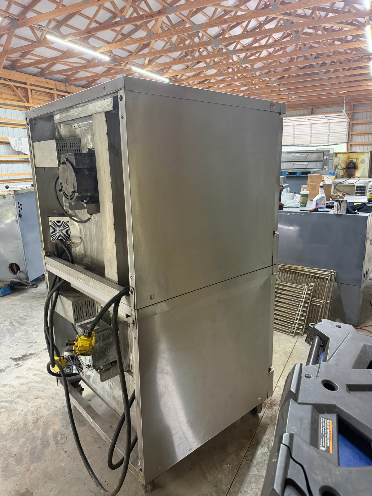 2015 Blodgett SHO Electric Double Stack Convection Oven – Standard Controls View-through doors, Casters
