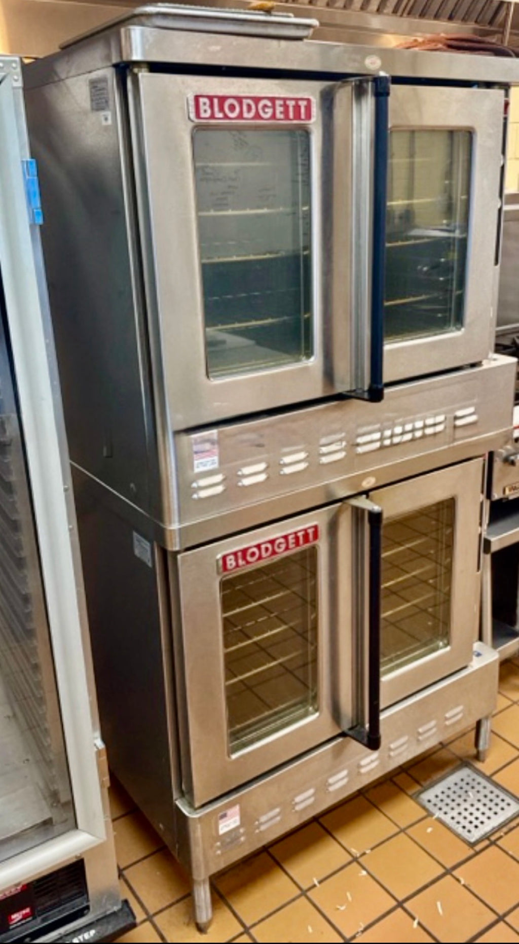 2022 Blodgett Zephaire-200-G Bakery Depth Natural Gas Double Stack Convection Oven – Solid State Controls View-Through Doors