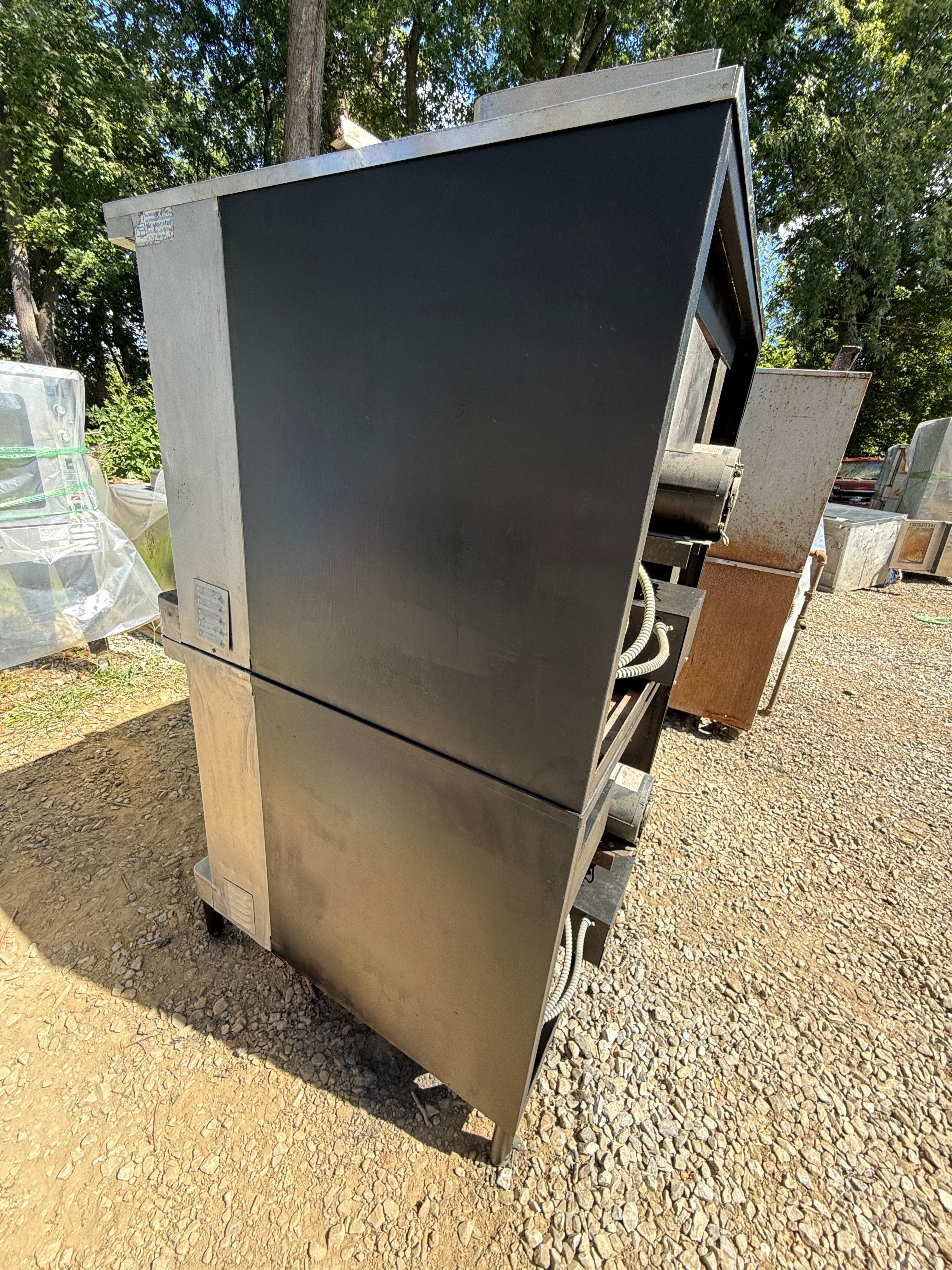 Blodgett Mark V Electric Double Stack Convection Oven – Standard Controls, Metal doors, Legs