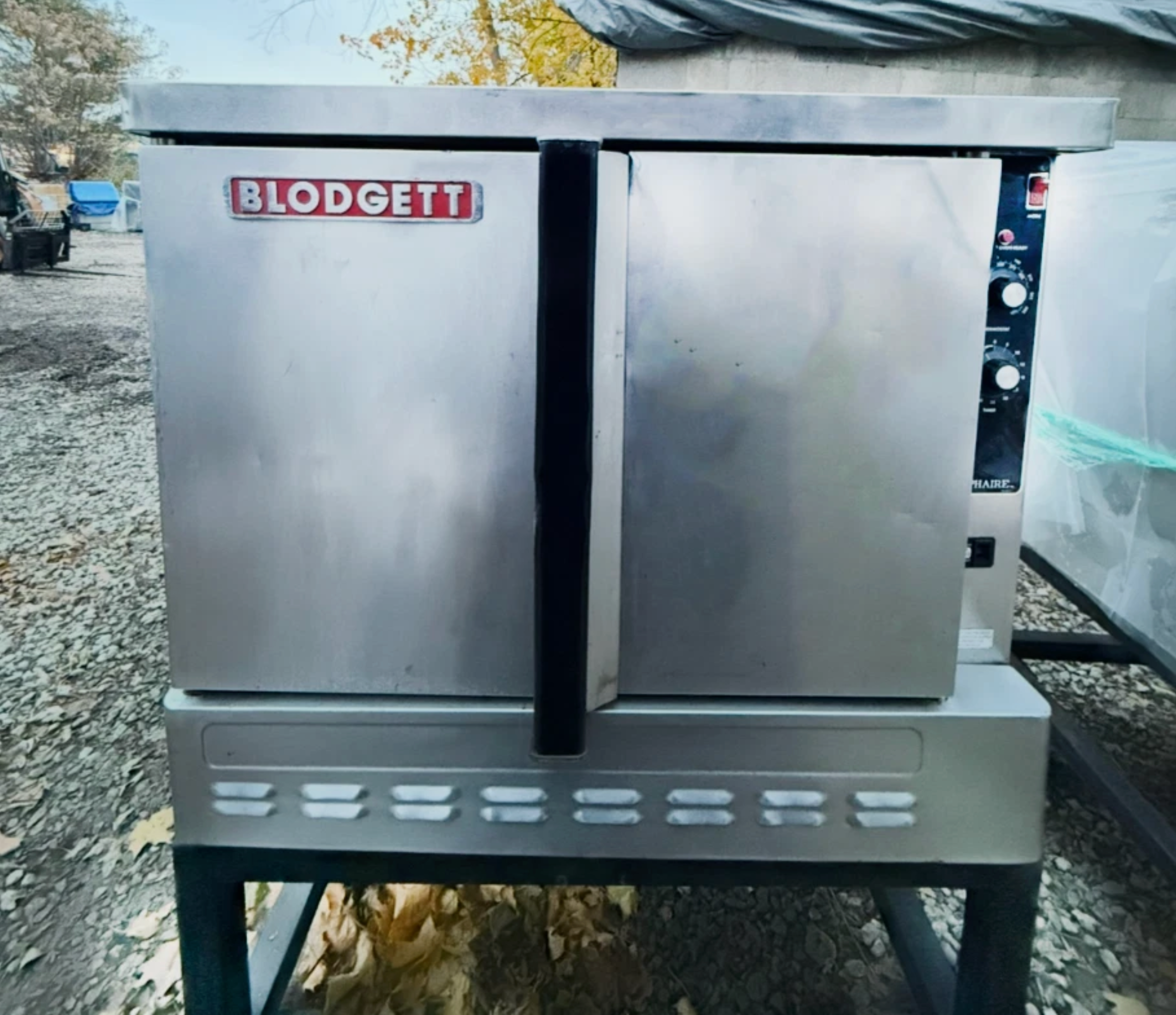 Blodgett Zephaire 200 Liquid Propane Single Stack Bakery Depth Convection Oven – Standard Controls Metal Door on Legs