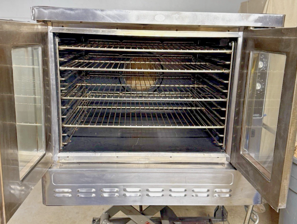 Blodgett Zephaire 200 Liquid Propane Single Stack Bakery Depth Convection Oven – Standard Controls on Legs