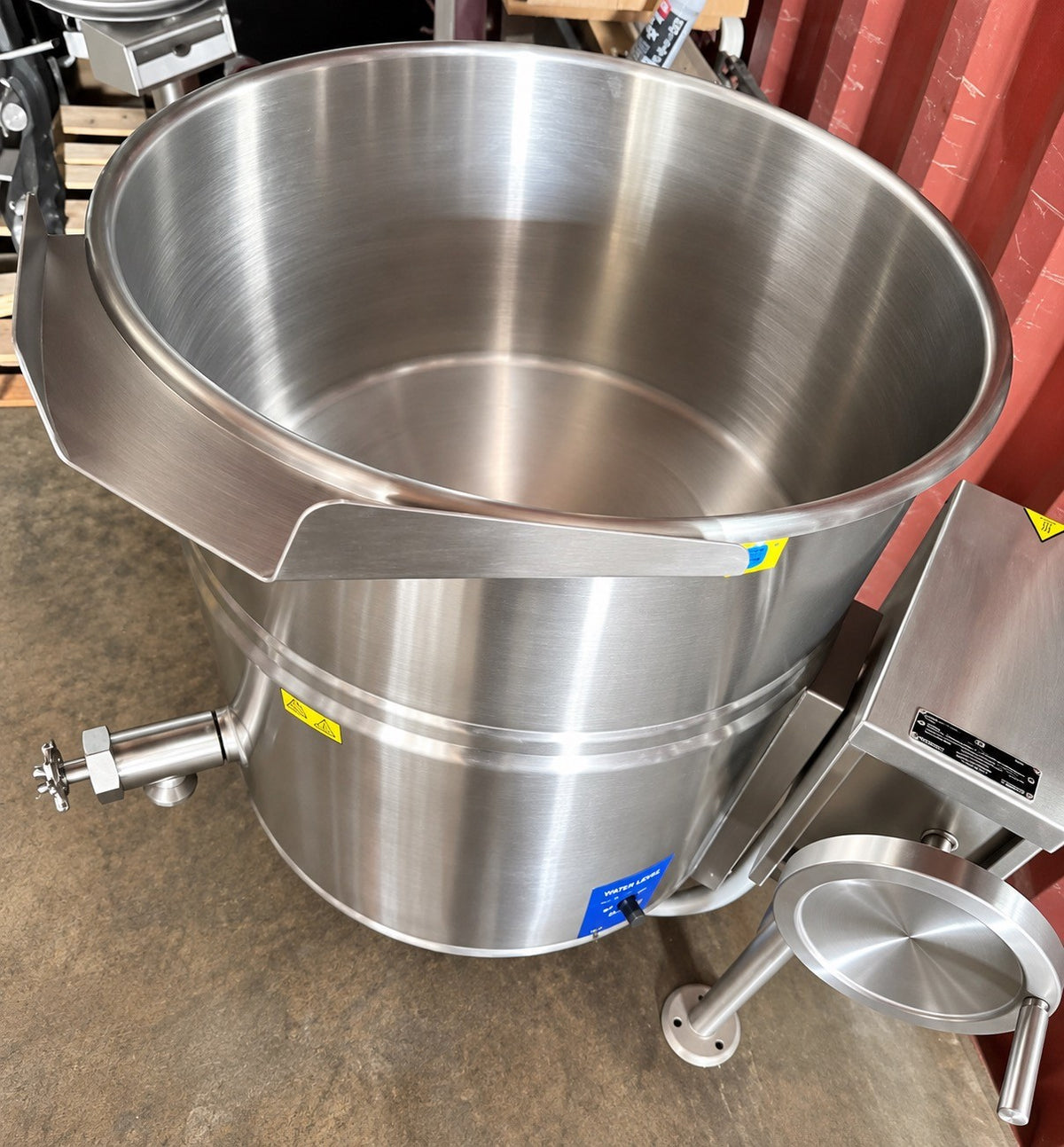 Cleveland KEL-40-T 40 Gallon Electric Tilting Steam-Jacketed Kettle