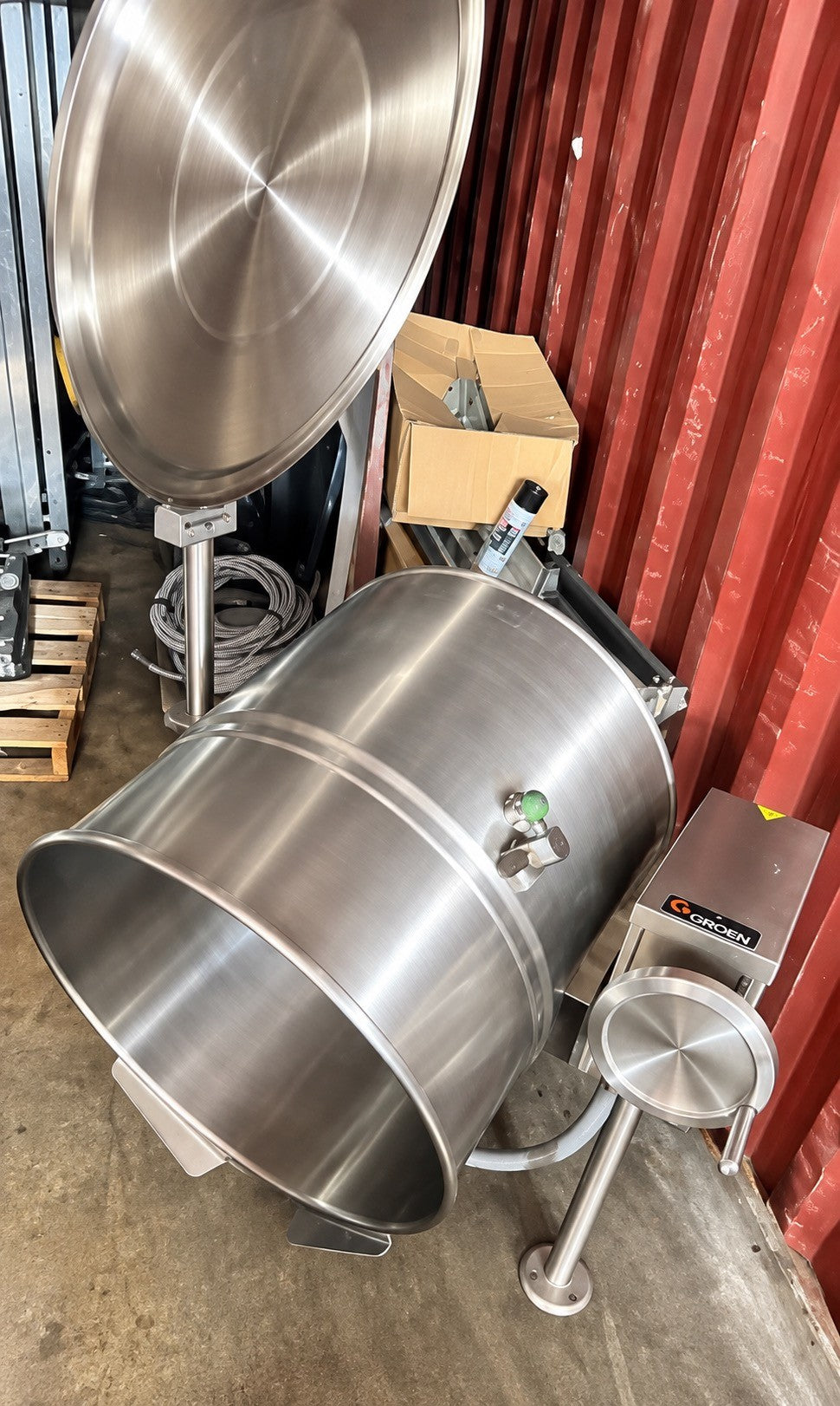 Cleveland KEL-40-T 40 Gallon Electric Tilting Steam-Jacketed Kettle